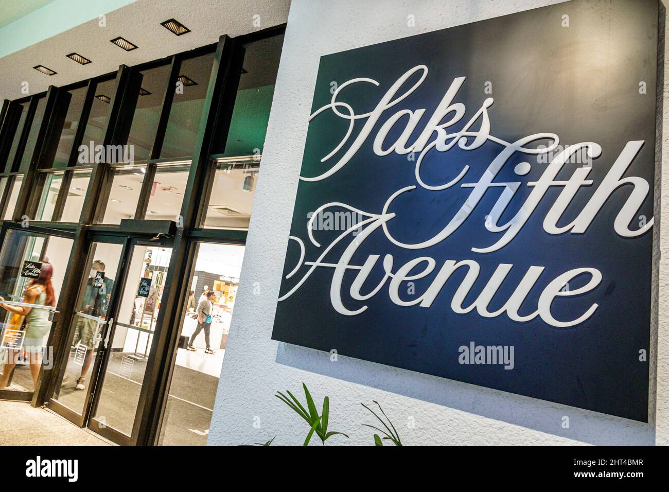 Saks fifth avenue department store entrance sign hi-res stock photography  and images - Alamy