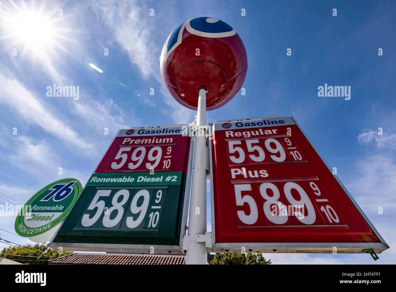 Gasoline prices continue to rise in Los Angeles. 2/26/2022 Los Angeles, CA., USA (Photo by Ted
