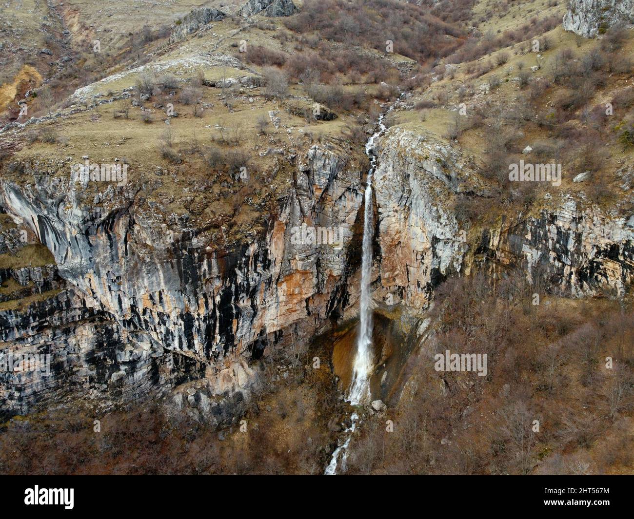 Stream flowing from mountain lake hi-res stock photography and images ...