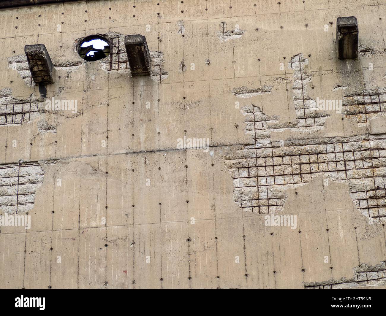 Low angle shot of an abandoned weathered building Stock Photo - Alamy