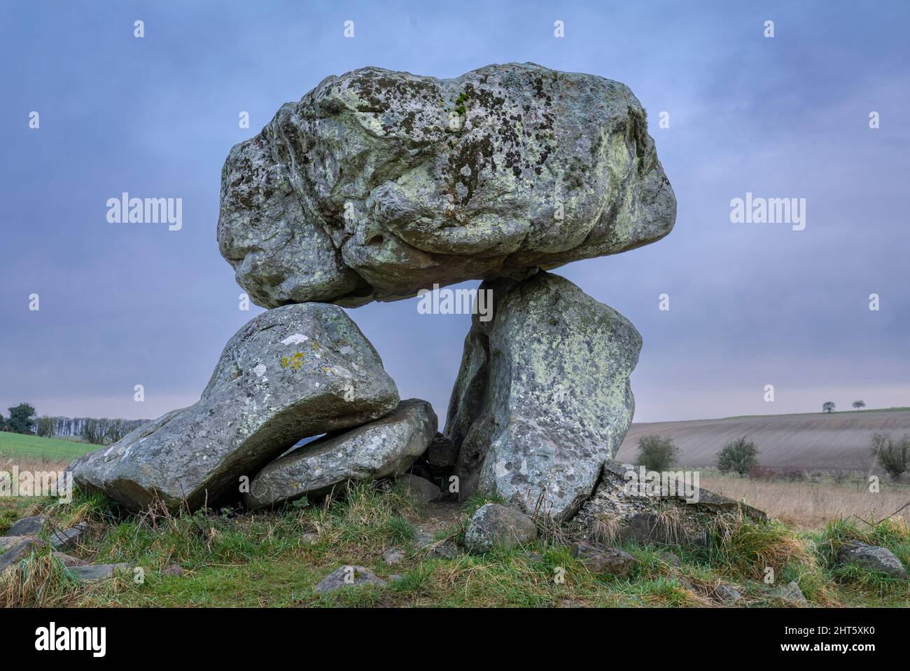 Devils Den burial tomb on the Marlborough Downs Wiltshire south west England Stock Photo