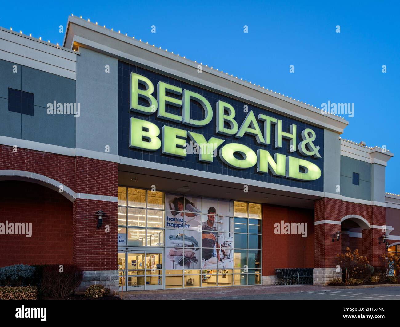 New Hartford, New York - Feb 24, 2022: Closeup View of Bed Bath & Beyond Building Exterior at the Consumer Square in Utica Area. It is an US Chain of Stock Photo