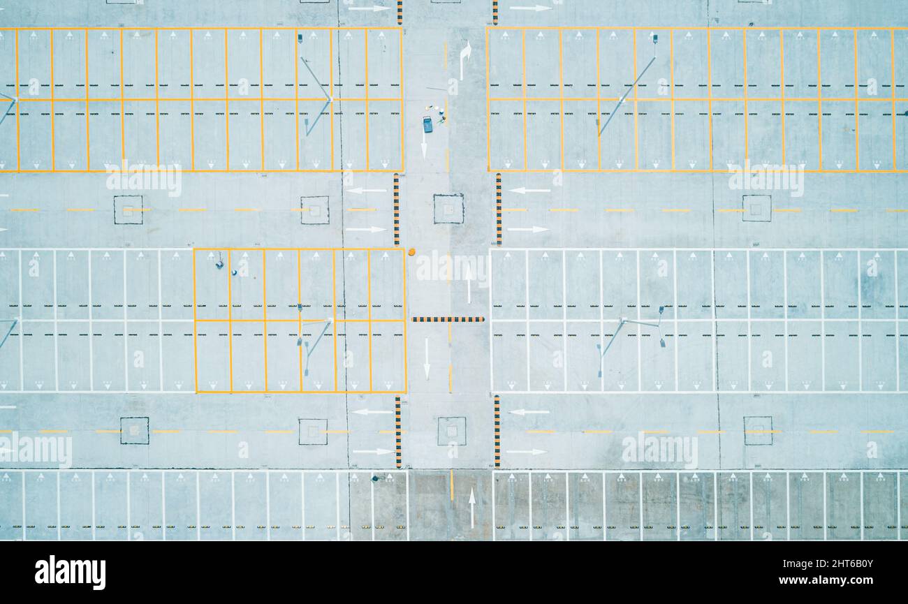 Car parking lot hi-res stock photography and images - Alamy