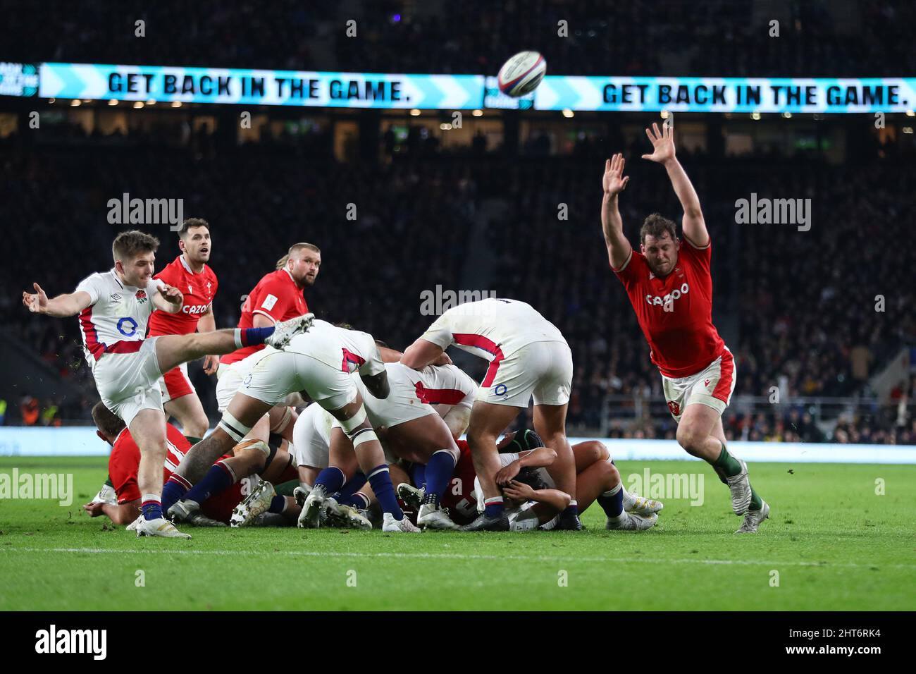 London, UK. 26th Feb, 2022. Harry Randell of England (l) in action. Guinness Six Nations championship 2022 match, England v Wales at Twickenham Stadium in London on Saturday 26th February 2022. pic by Andrew Orchard/Andrew Orchard sports photography/ Alamy Live News Credit: Andrew Orchard sports photography/Alamy Live News Stock Photo