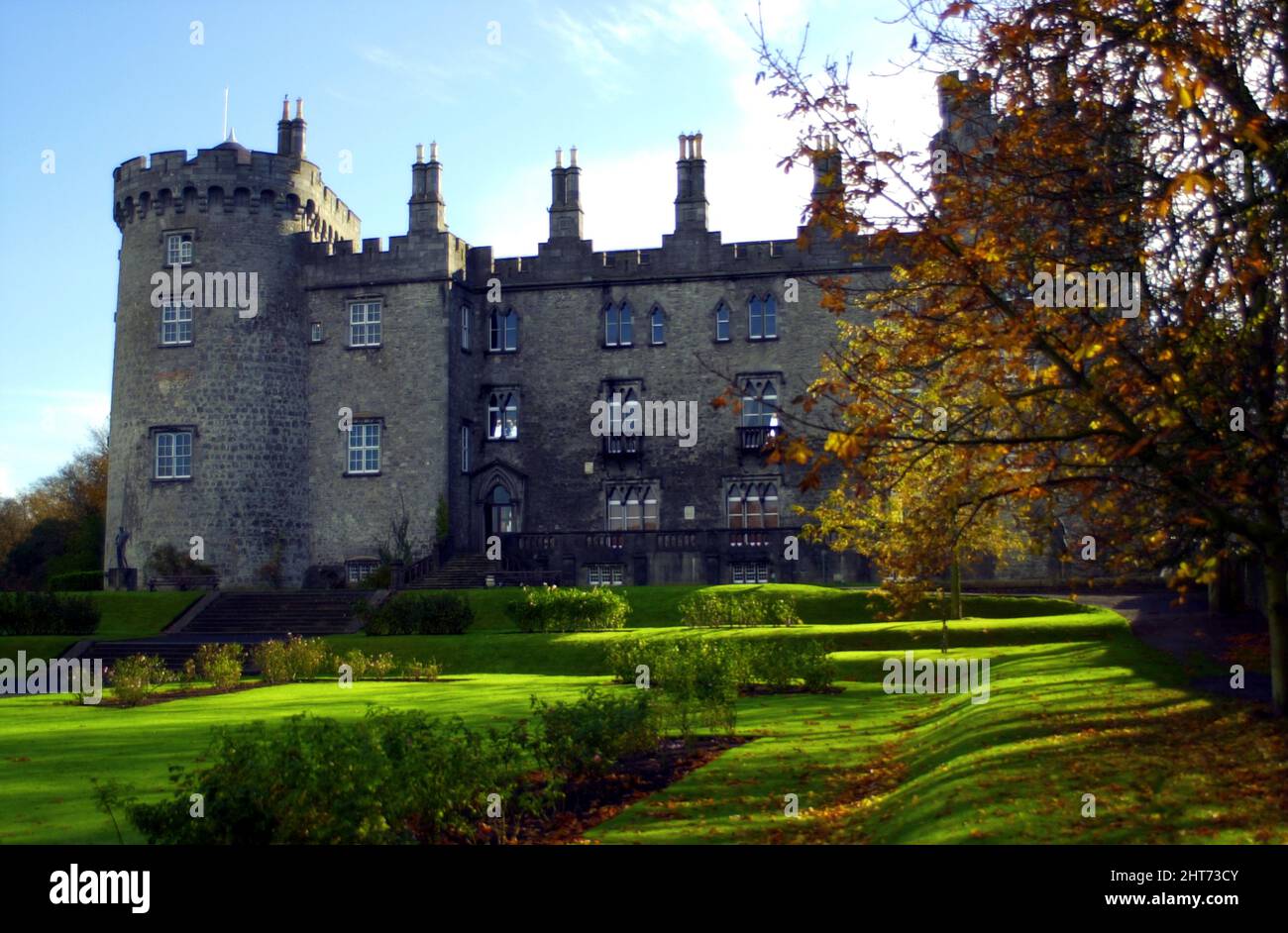 Kilkenny castle and river nore hi-res stock photography and images - Alamy