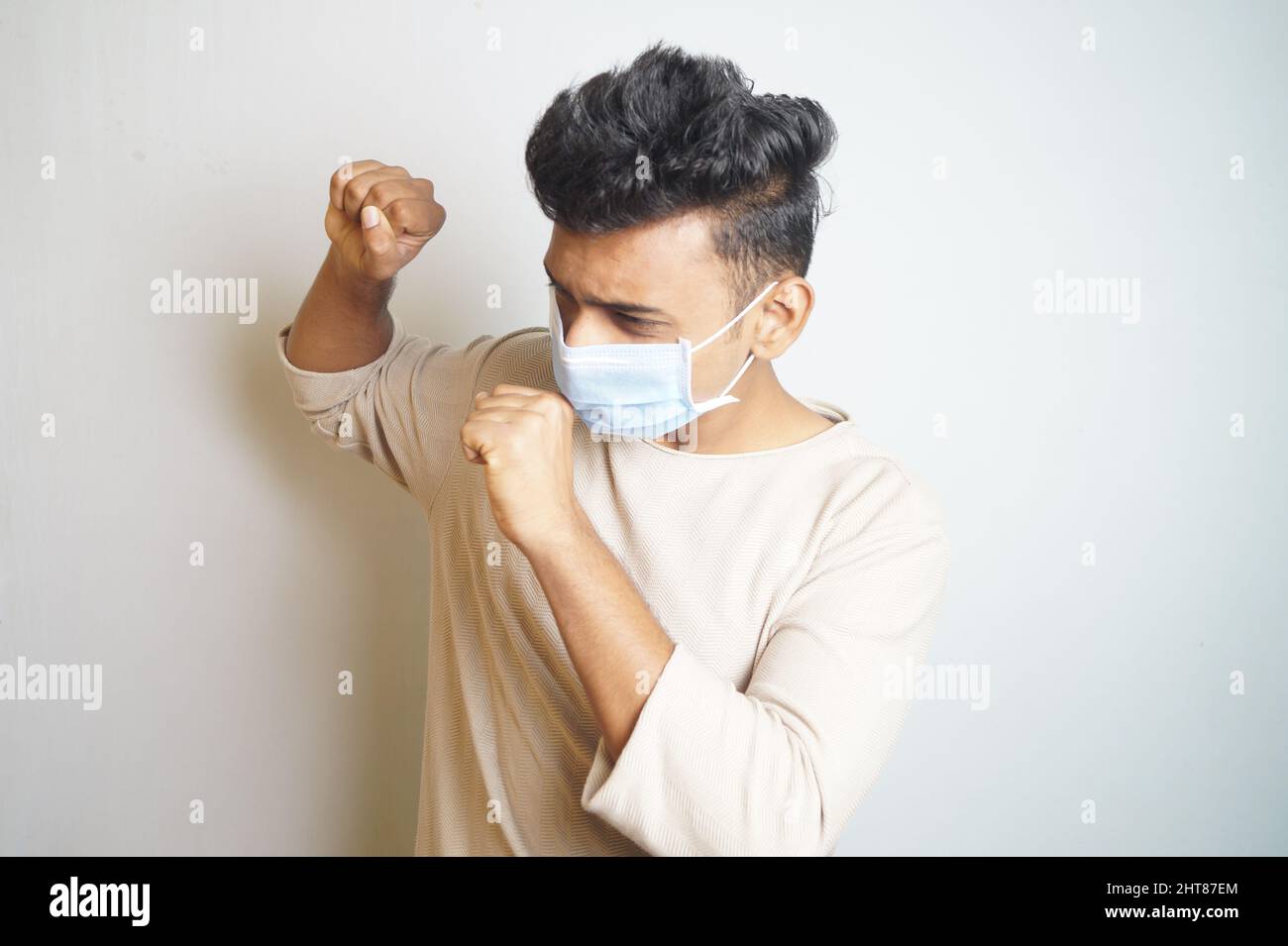 Man wearing surgical face mask hi-res stock photography and images - Alamy
