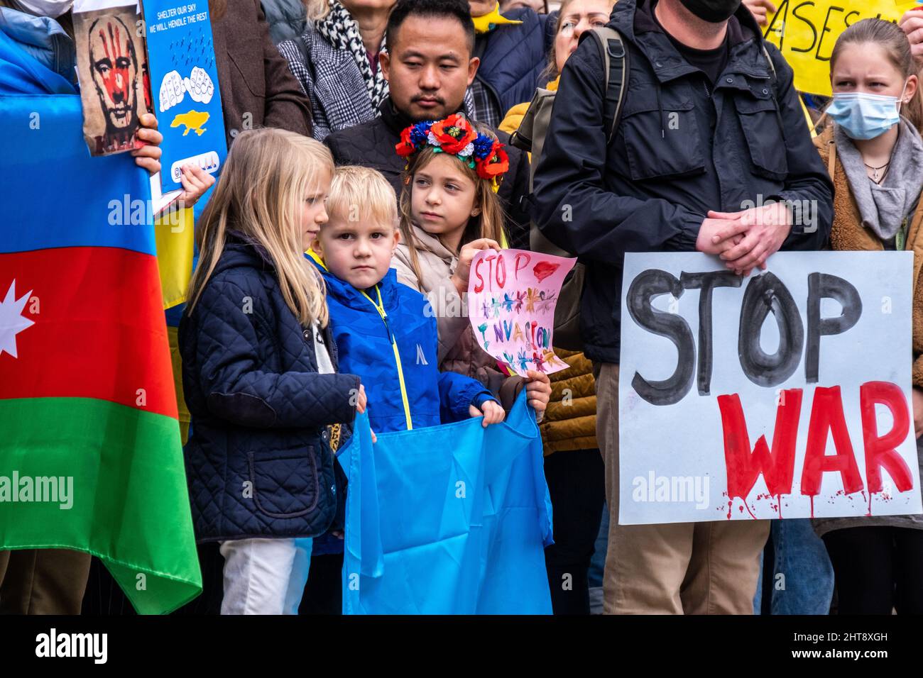 Valencia, Spain; 27th Feb 2022: Demonstrators protest against the war during a demonstration against Russia's invasion of Ukraine. Some children were also present. Credit: Media+Media/Alamy Live News Stock Photo