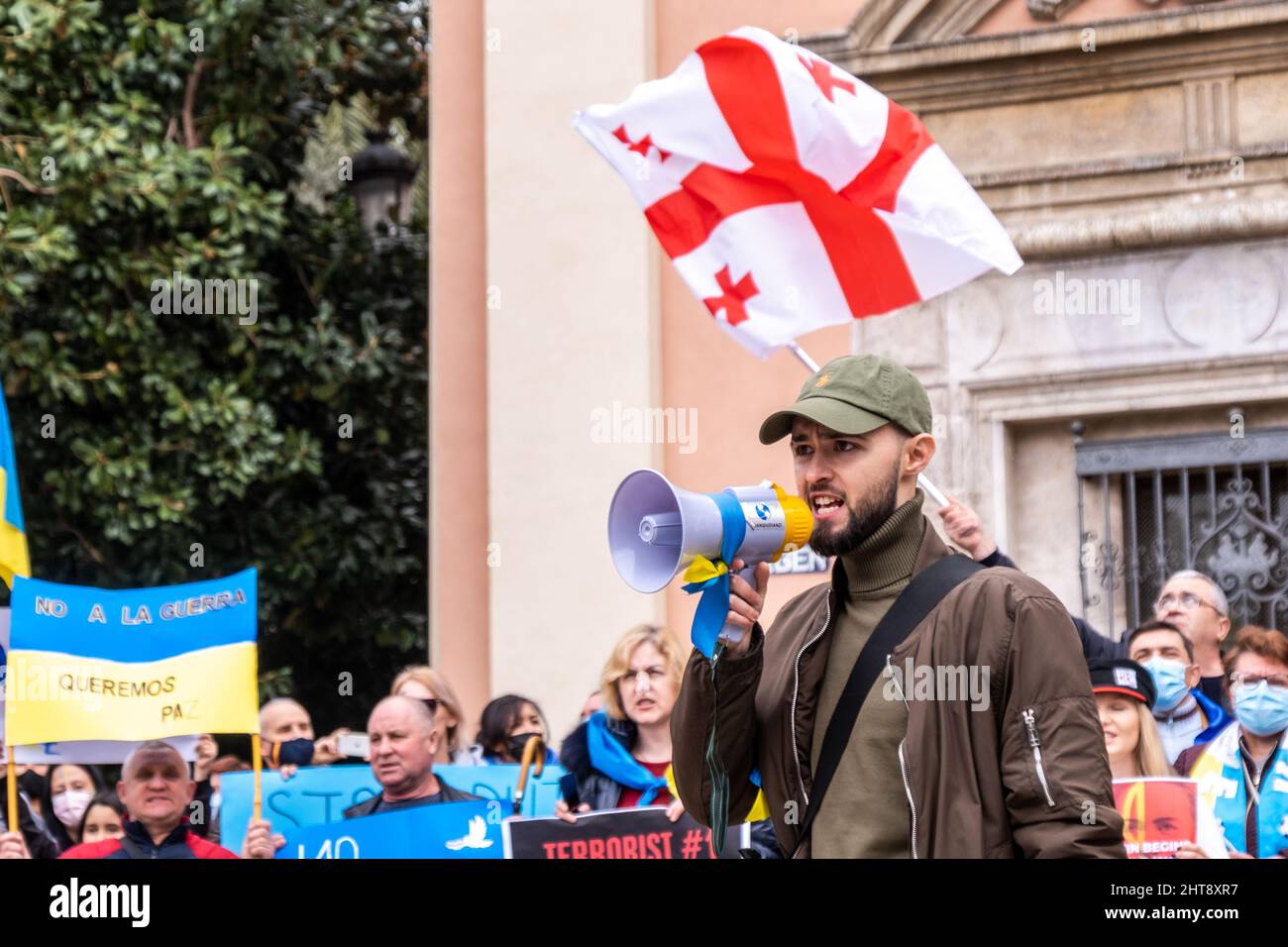 Valencia, Spain; 27th Feb 2022: Demonstrators protest against the war during a demonstration against Russia's invasion of Ukraine. Credit: Media+Media/Alamy Live News Stock Photo