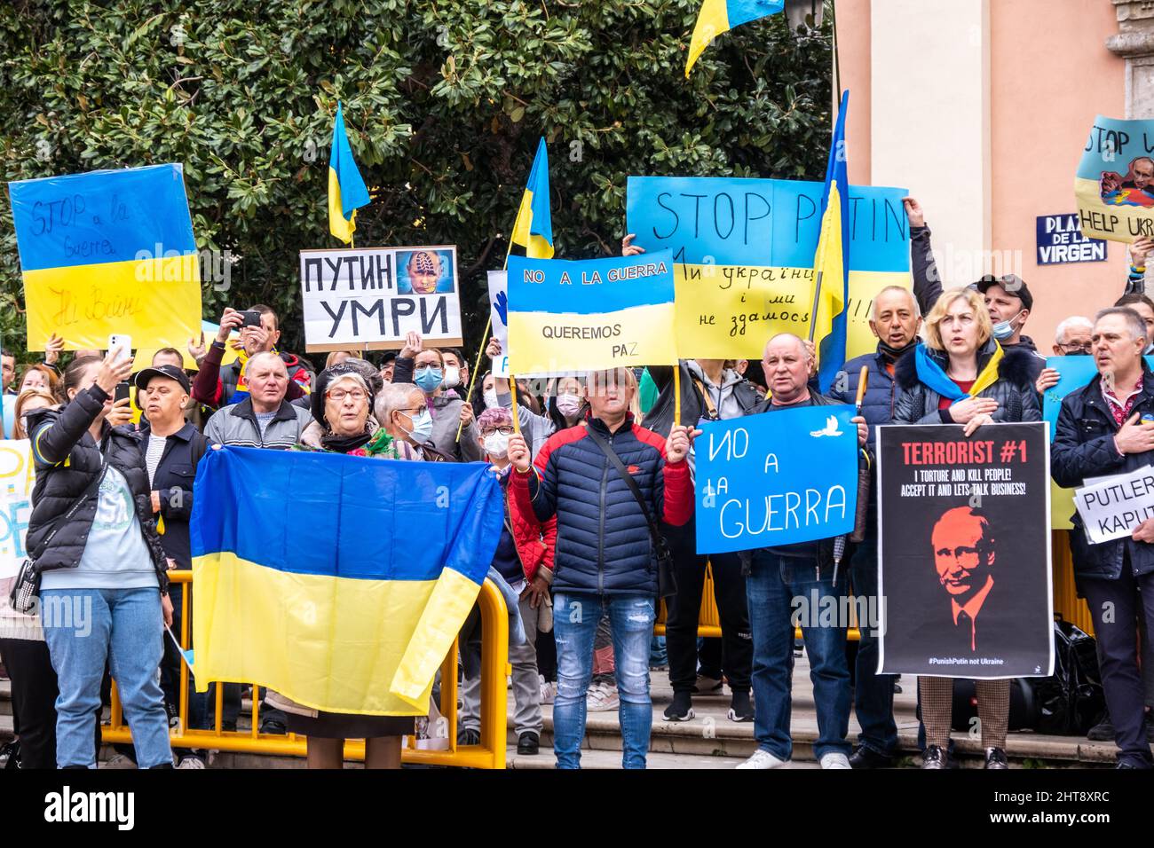 Valencia, Spain; 27th Feb 2022: Demonstrators protest against the war during a demonstration against Russia's invasion of Ukraine. Credit: Media+Media/Alamy Live News Stock Photo