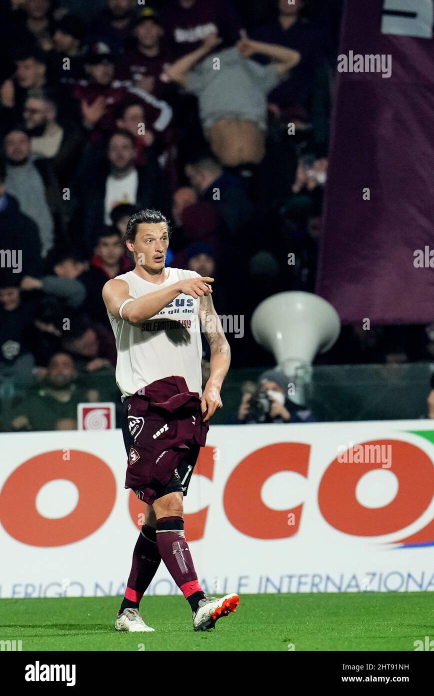 SALERNO, ITALY - FEBRUARY 19: Milan Đuric of US Salernitana celebrates with his team after scores his goal ,during the Serie A match between US Salernitana and AC Milan at Stadio Arechi on February 19, 2022 in Salerno, Italy. (Photo by MB Media) Stock Photo
