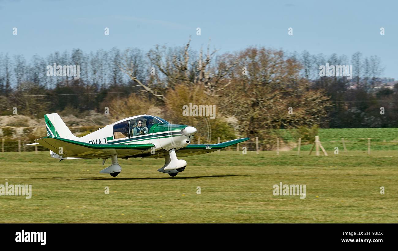 Private aircraft flying at Headcorn Airfield Stock Photo - Alamy