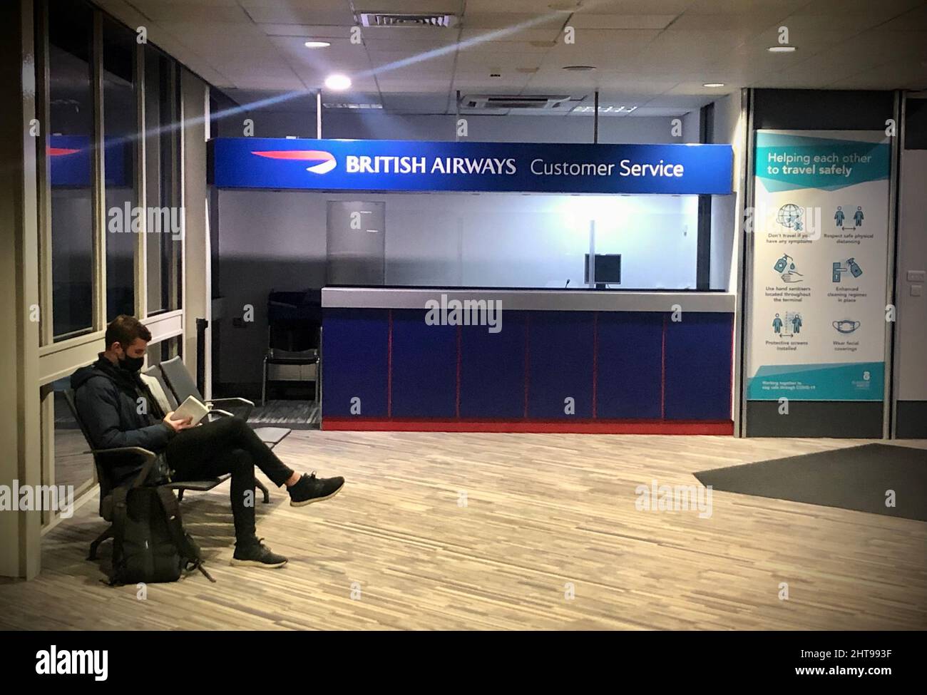 Non Exclusive: ***NO MAIL ONLINE UNLESS AGREED***Travellers at Glasgow Airport as they commute home during recent weather upheaval and delays. Stock Photo