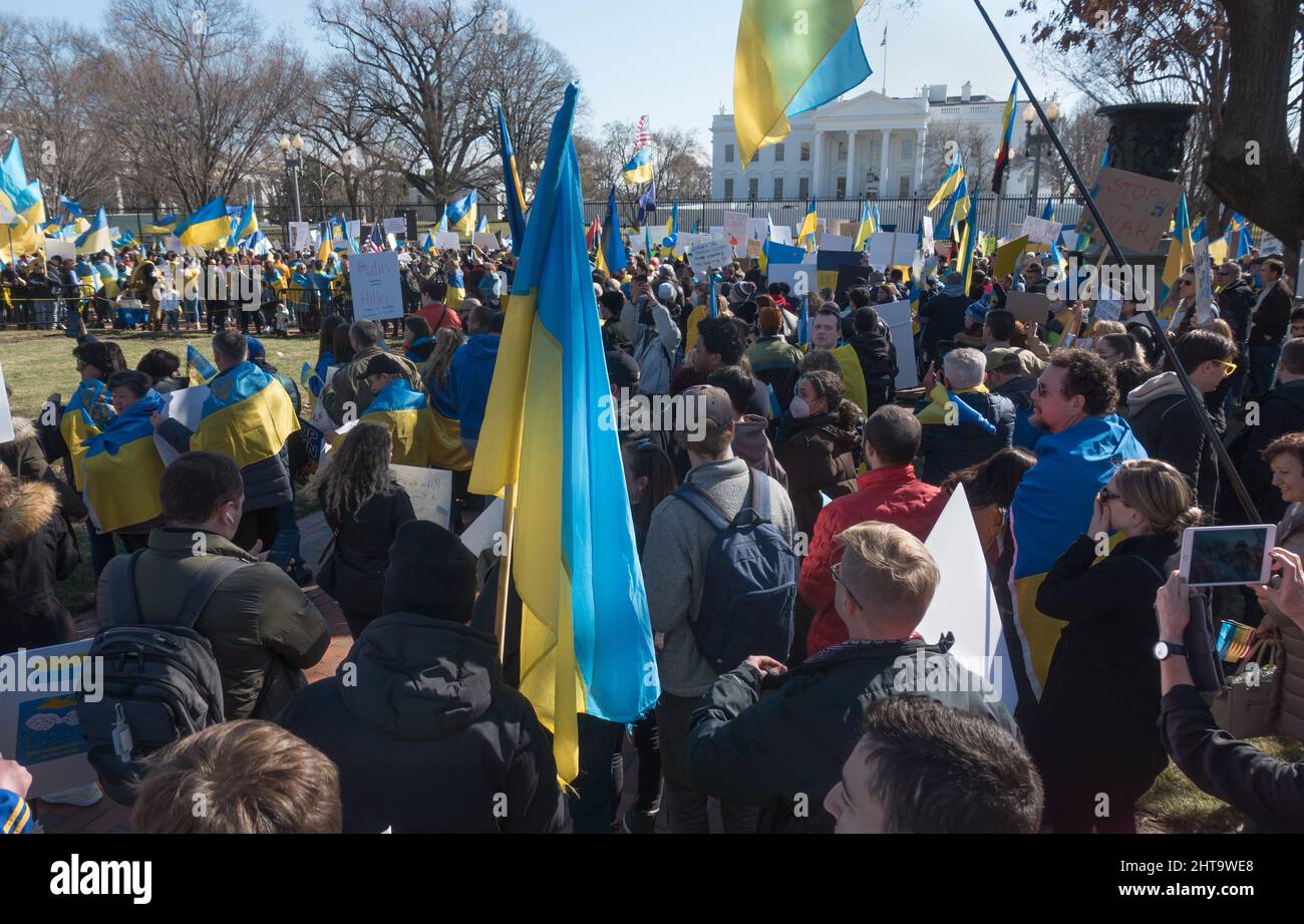 Feb. 27, 2022: Ukraine supporters rally at the White House to protest Russia’s invasion of Ukraine, and to implore President Biden and NATO to take stronger action against Vladimir Putin and Russia. Stock Photo