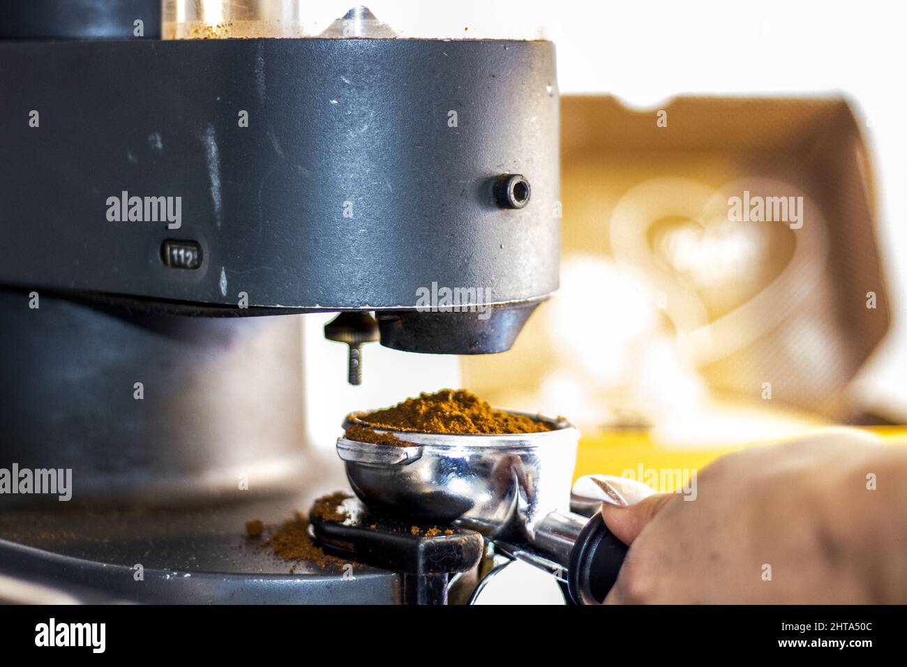 Hand grind hi-res stock photography and images - Alamy