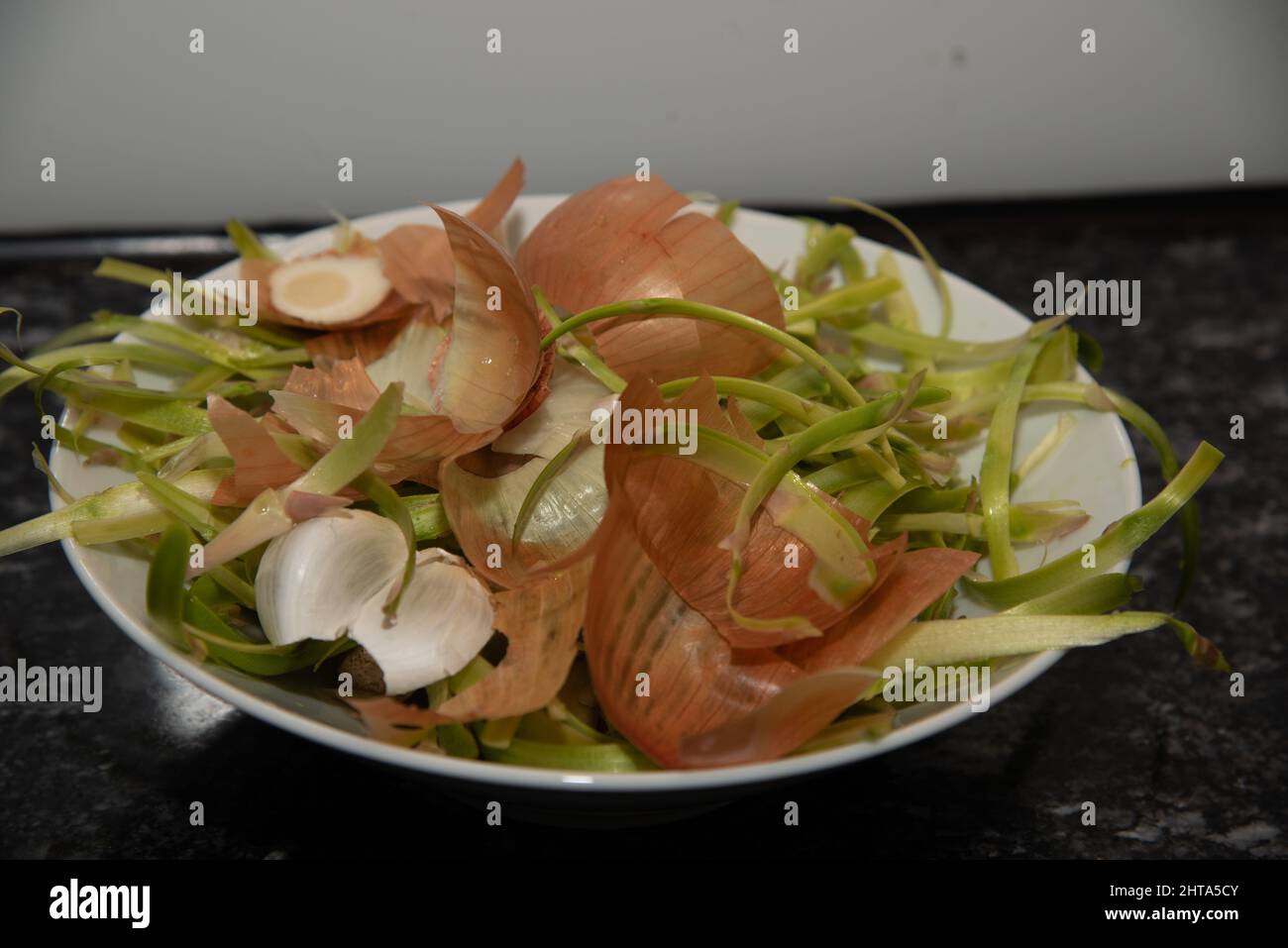 Onion peel hi-res stock photography and images - Alamy