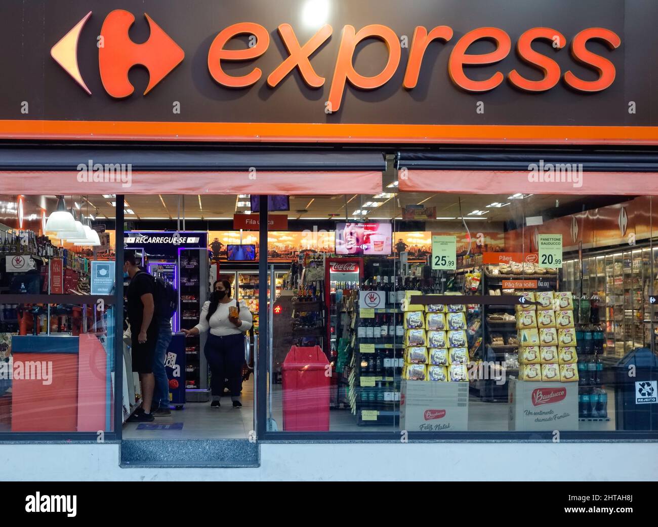 Carrefour brazil hi res stock photography and images Alamy