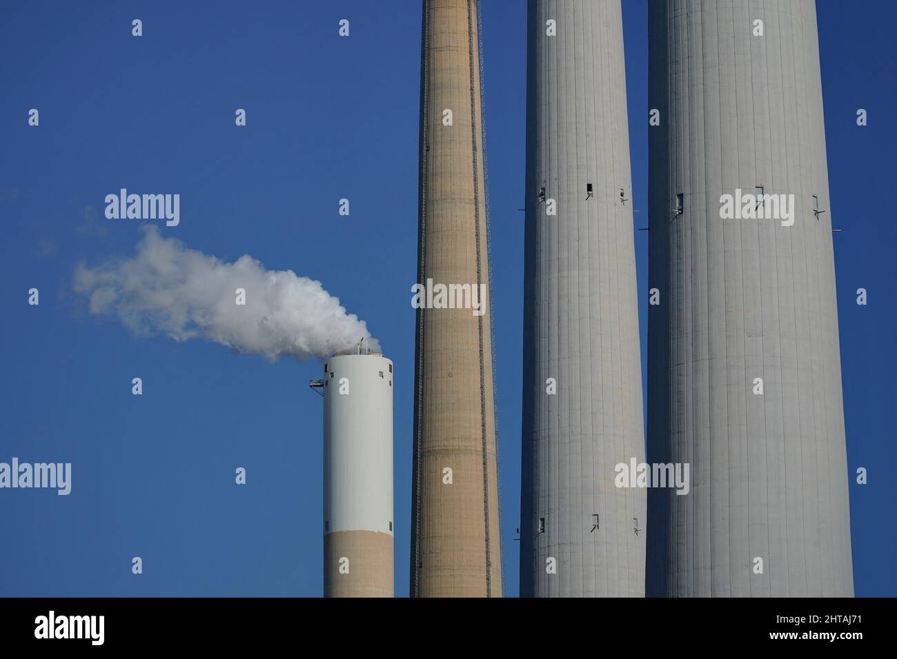 Electric power plants burning a fossil fuel Stock Photo Alamy