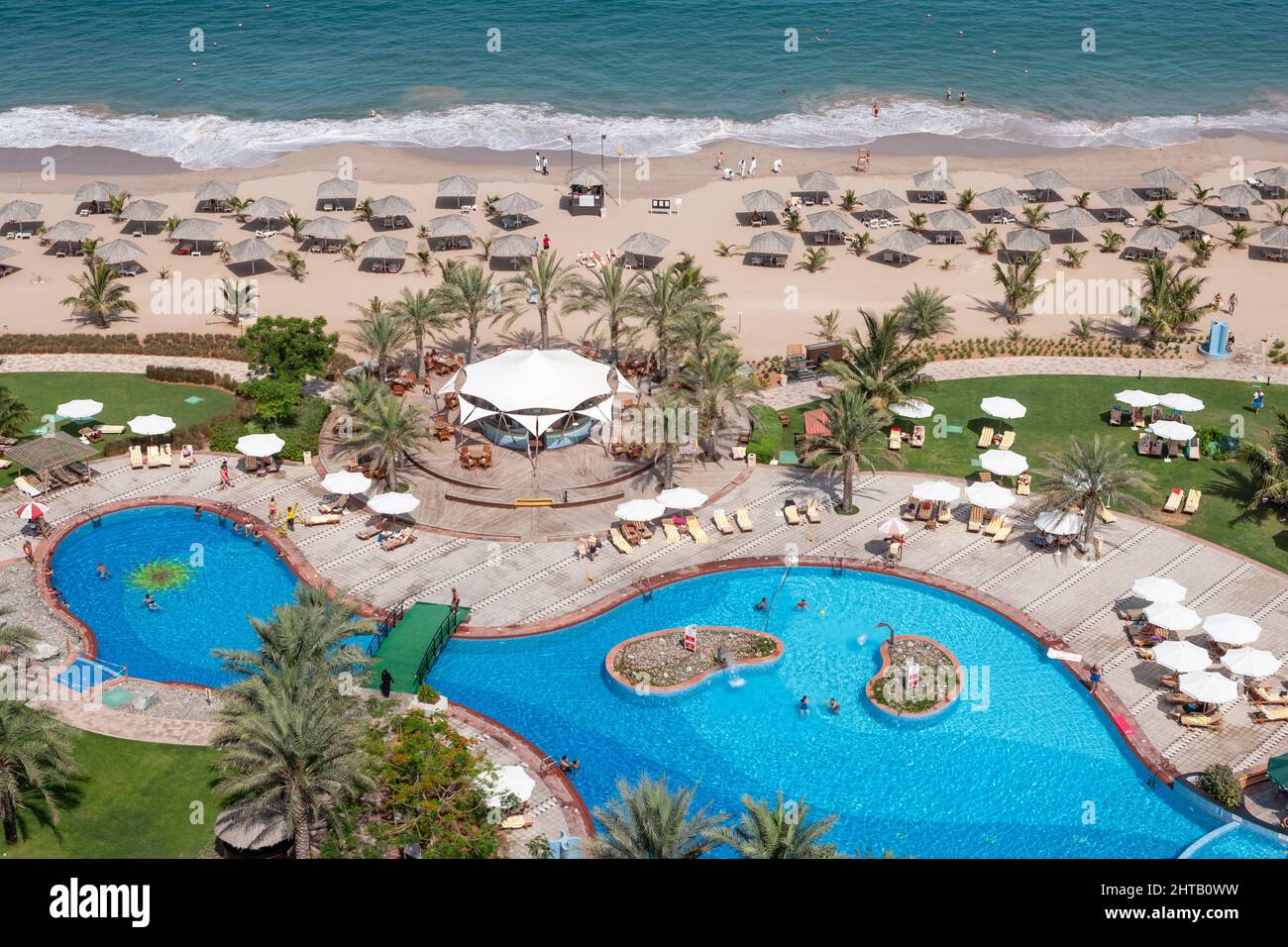 hotel le meridien al aqah beach