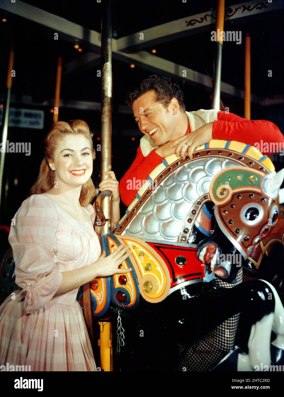 GORDON MACRAE and SHIRLEY JONES in CAROUSEL (1956), directed by HENRY KING. Credit: 20TH CENTURY FOX / Album Stock Photo