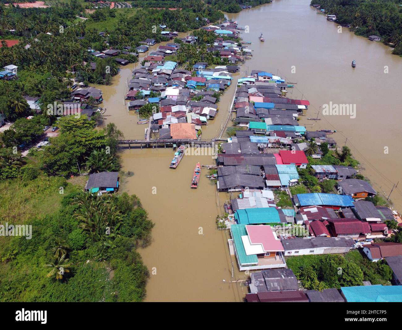 Aerial view of boat surat thani hi-res stock photography and images - Alamy