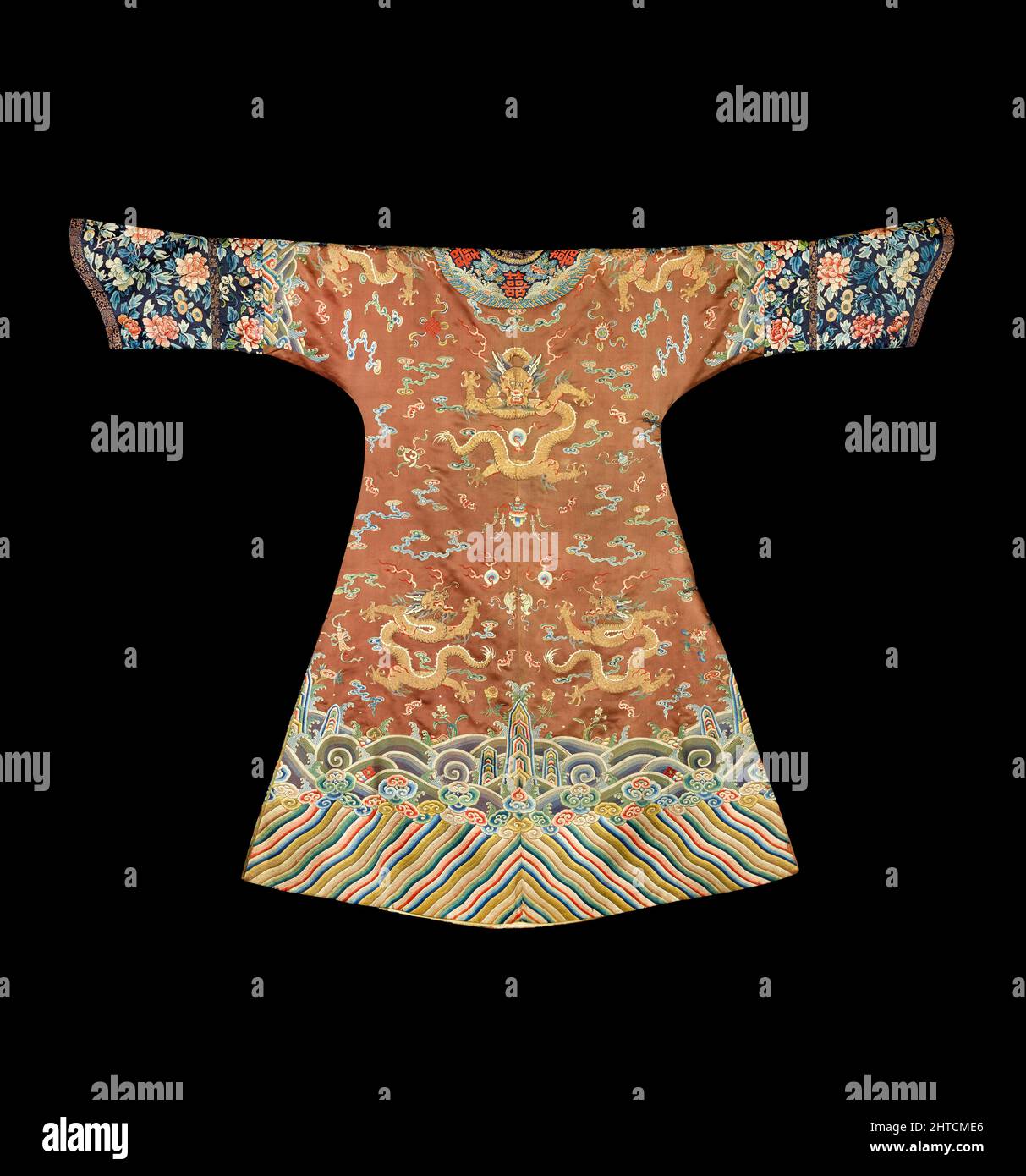 Chinese silk fabric 19th century hi-res stock photography and images ...