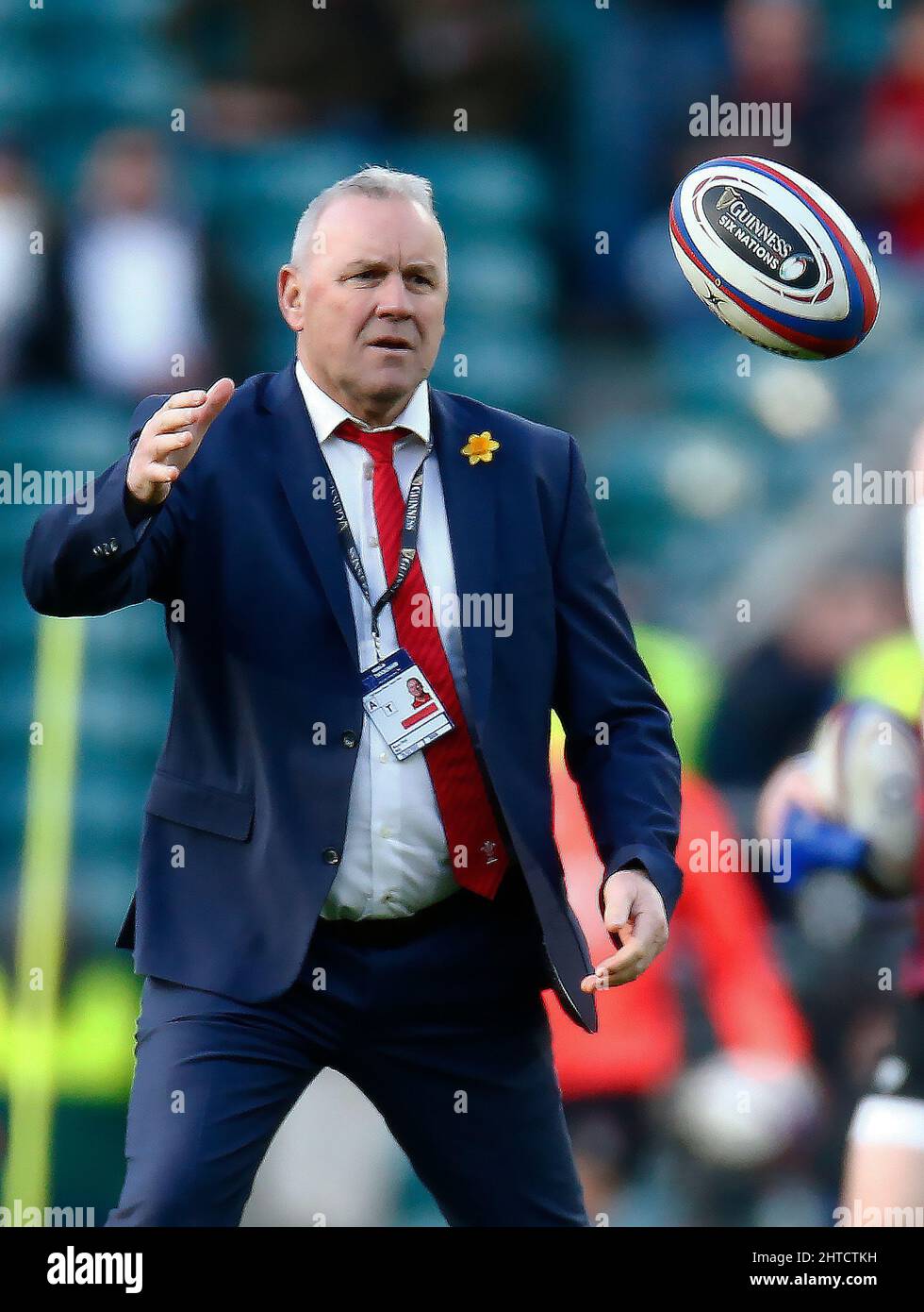 london to wales coach