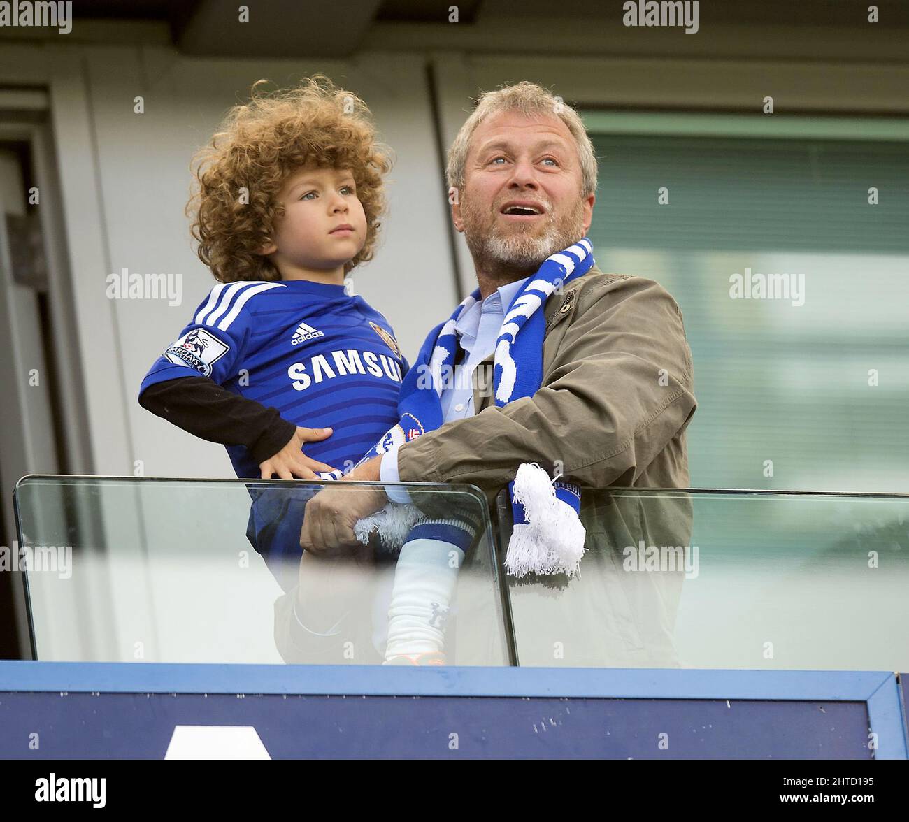 28 February 2022 - ROMAN ABRAMOVICH - CHELSEA FC   FILE PHOTO  ROMAN Abramovich CELEBRATES CHELSEA WINNING THE PREMIERSHIP TITLE WITH HIS SON AARON Chelsea v Crystal Palace - Barclays Premiership - Stamford Bridge 03/05/2015 Chelsea v Crystal Palace, Barclays Premier League, Stamford Bridge, London, Britain - 03 May 2015 Picture : © Mark Pain / Alamy Live News Stock Photo