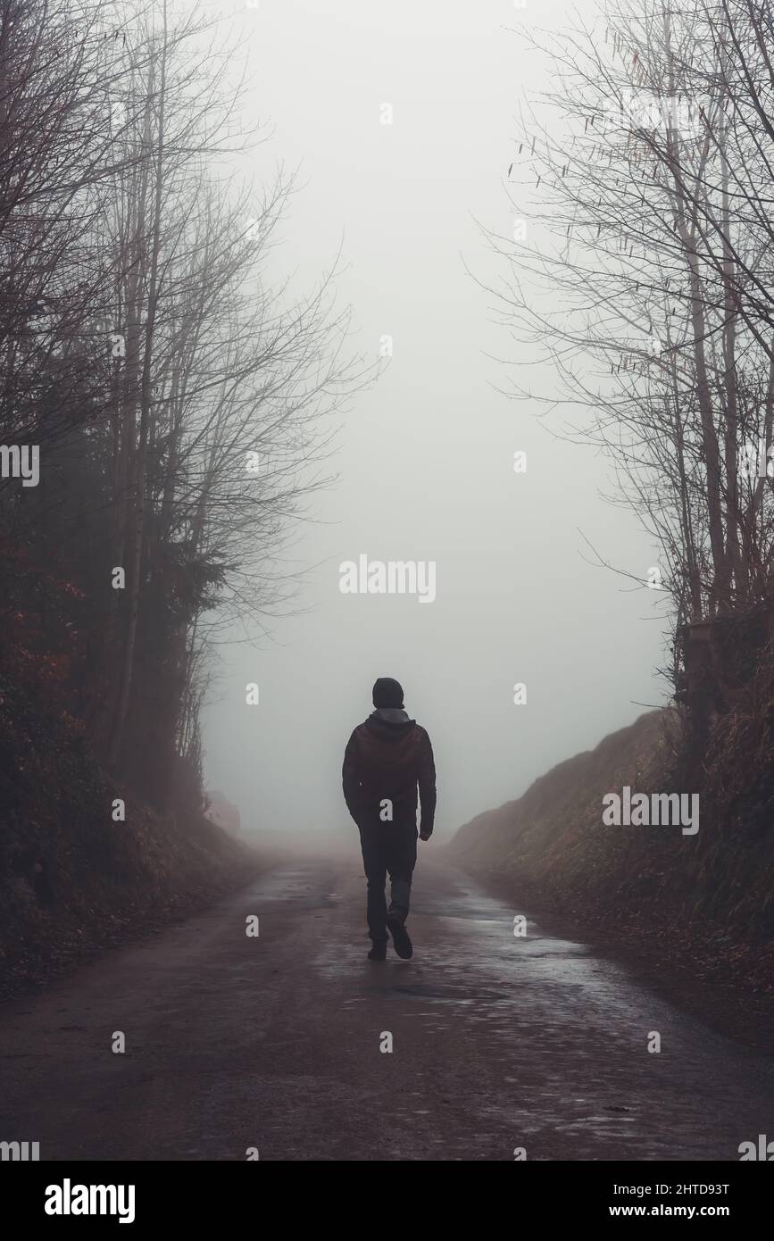 Man foggy forest hi-res stock photography and images - Alamy