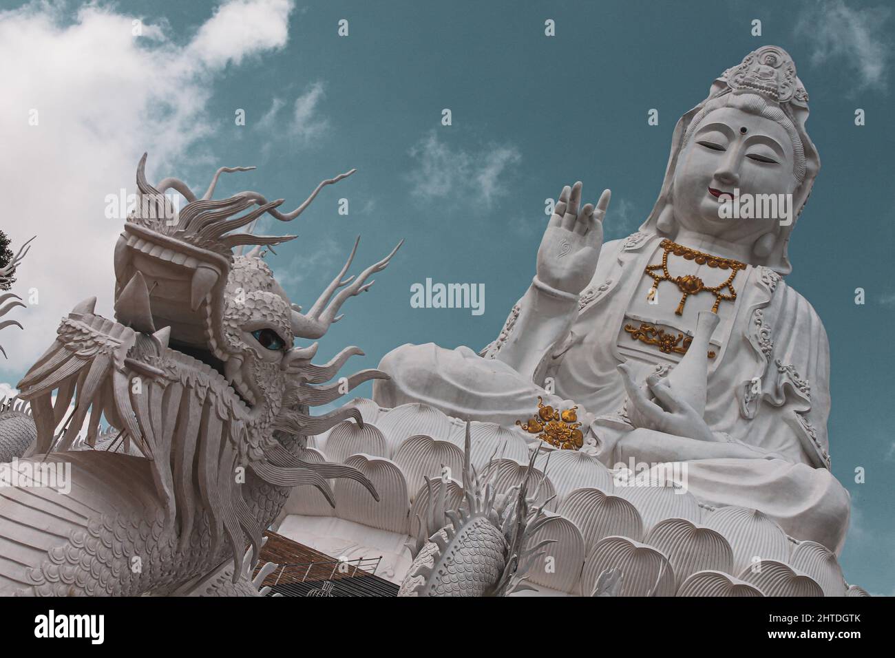 Great buddha phuket statue temple hi-res stock photography and images ...