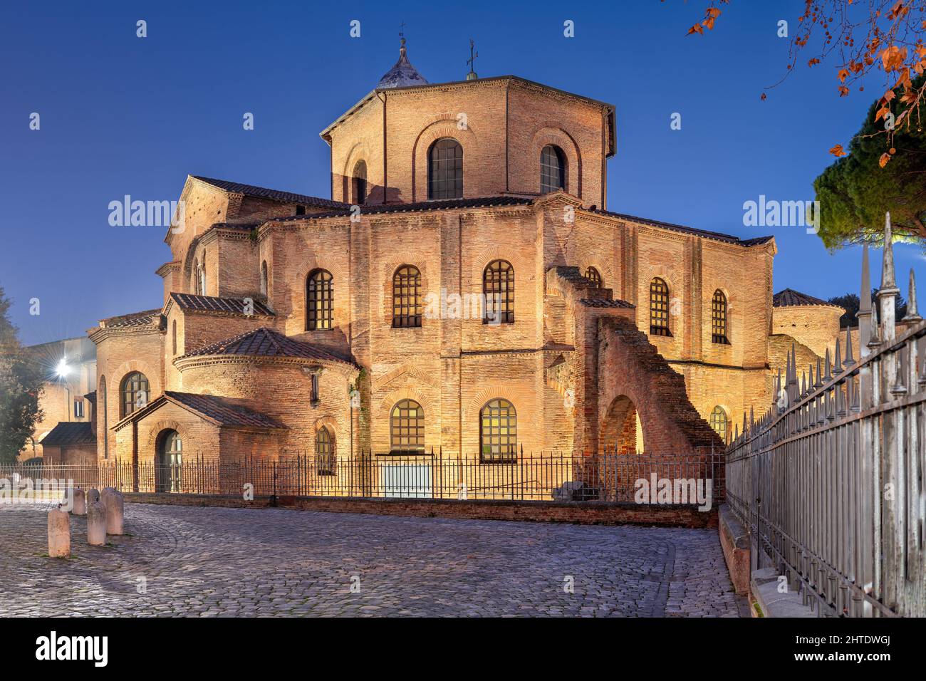 Basílica São Francisco Ravena Itália fotos, imagens de © Dudlajzov  #564065348