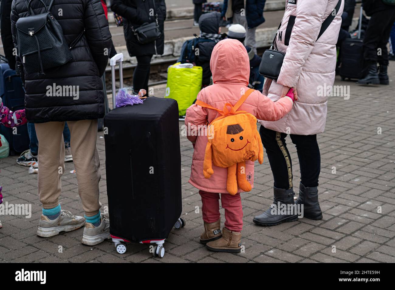 27th February 2022. Lviv Train Station, Ukraine. As snow fell on Sunday, some had to turn around and walk back to the nearest main city to find other ways out as desperation grows at Ukraine border as more than half a million refugees flee war - Copyright: Bel Trew/The Credit: Independent/Alamy Live News Stock Photo