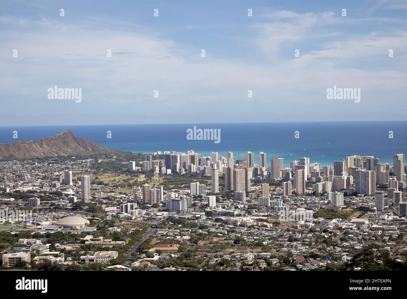 Downtown honolulu, waikiki, and diamond head crater Stock Photo Alamy