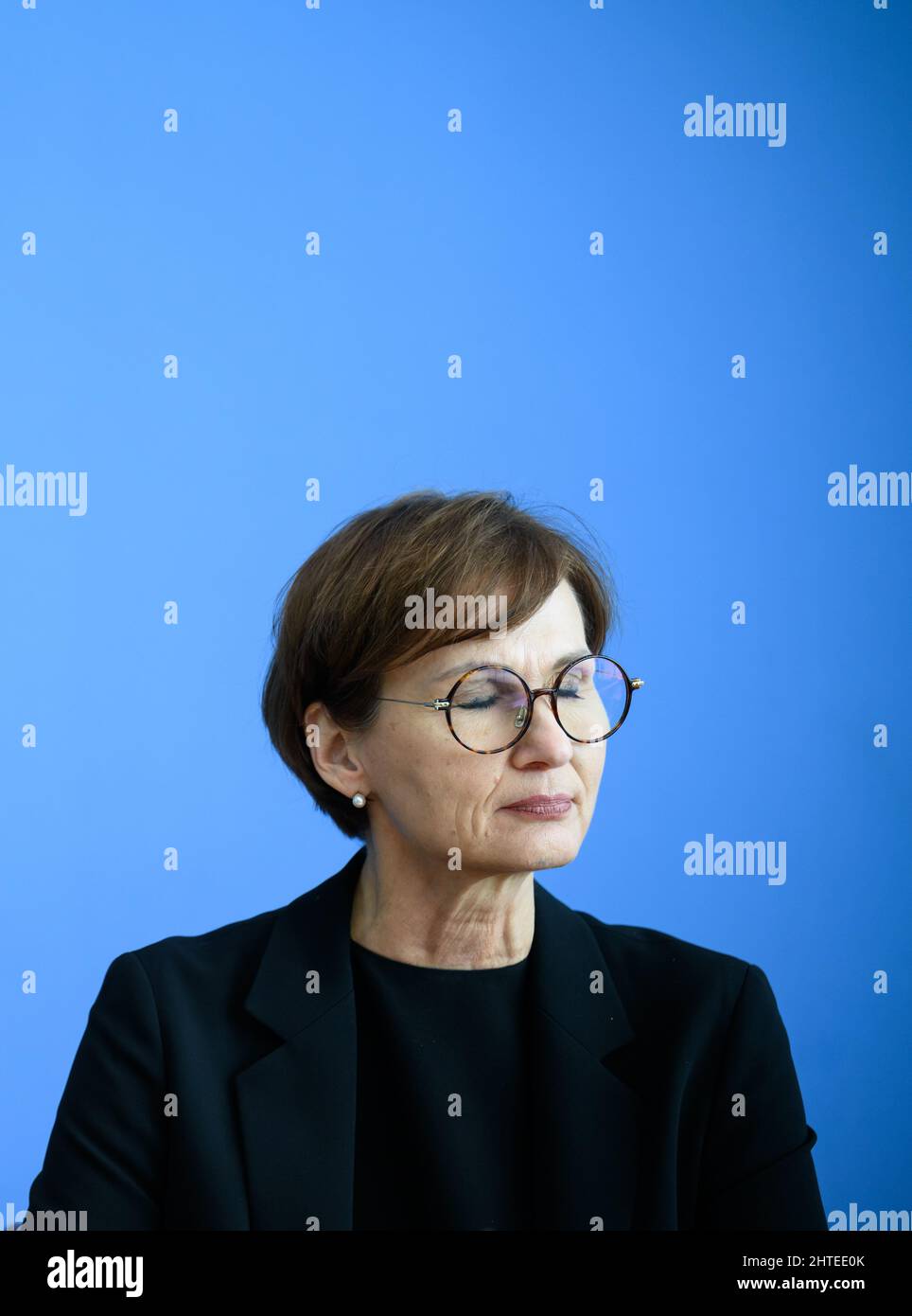 Berlin, Germany. 28th Feb, 2022. Bettina Stark-Watzinger (FDP), Federal Minister of Education and Research, speaks at a press conference on the national launch of the 6th Assessment Report of the Intergovernmental Panel on Climate Change (IPCC). The report of the IPCC, also known as the Intergovernmental Panel on Climate Change, summarizes the scientific state of the art on the scientific basis of climate change, its causes and extent. Credit: Bernd von Jutrczenka/dpa/Alamy Live News Stock Photo