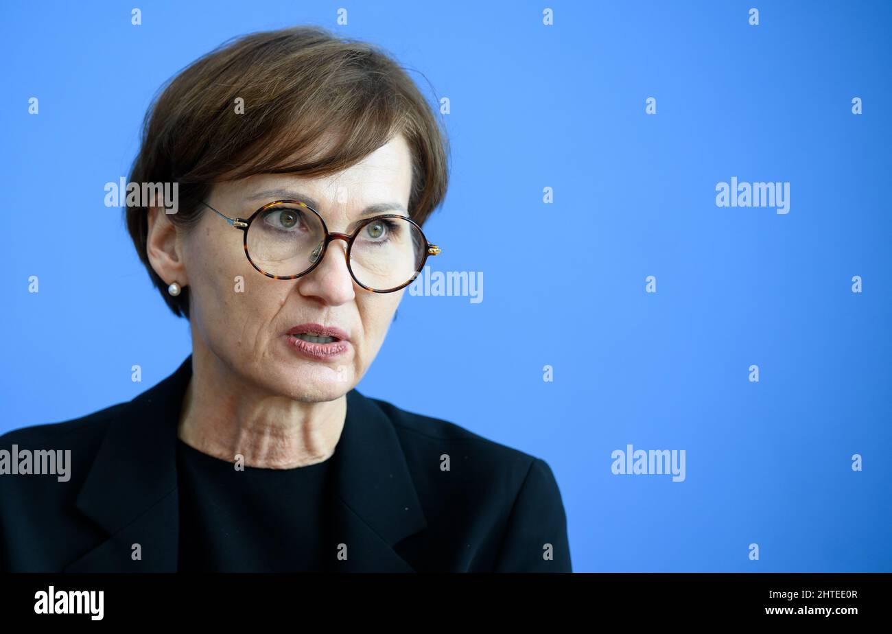 Berlin, Germany. 28th Feb, 2022. Bettina Stark-Watzinger (FDP), Federal Minister of Education and Research, speaks at a press conference on the national launch of the 6th Assessment Report of the Intergovernmental Panel on Climate Change (IPCC). The report of the IPCC, also known as the Intergovernmental Panel on Climate Change, summarizes the scientific state of the art on the scientific basis of climate change, its causes and extent. Credit: Bernd von Jutrczenka/dpa/Alamy Live News Stock Photo