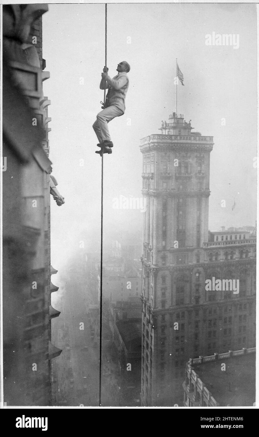 The 'Human Squirrel' who did many daring 'stunts' in climbing for the benefit of War Relief Funds in New York, USA - circa 1918 Stock Photo