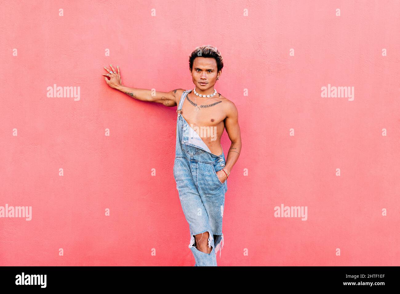 Man wearing jeans hi-res stock photography and images - Alamy