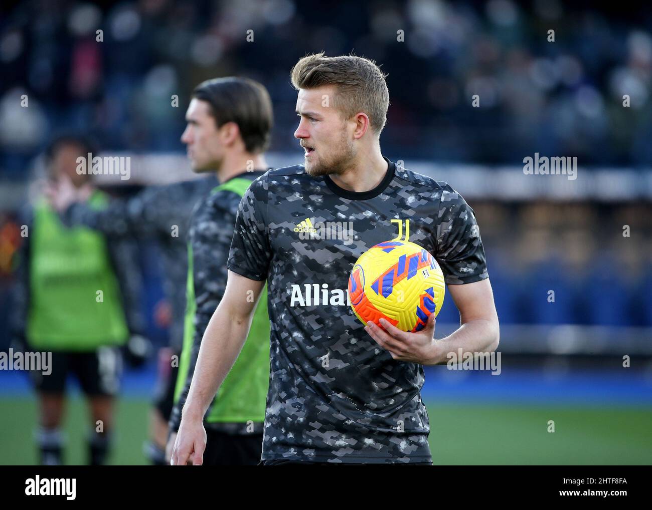 Matthijs De Ligt of Juventus FC warms up during the 2021/22 Serie A ...