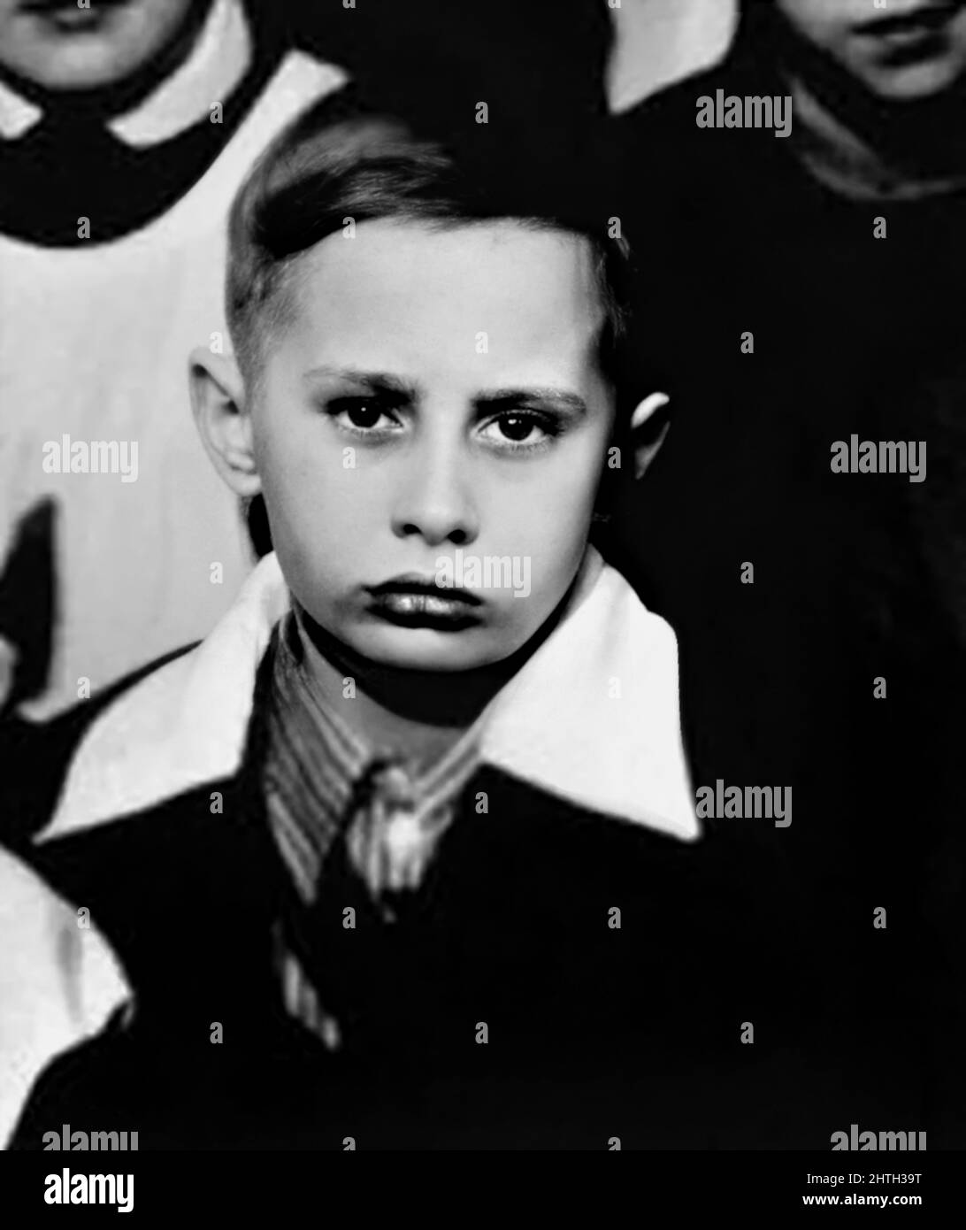 1962 , URSS  : The russian politician VLADIMIR PUTIN ( born in Lelingrad , 7 october 1952 ) when was young boy , aged 10 at school . - Presidente della Federazione Russa - RUSSIA - POLITICO -  POLITICA - POLITIC - personalità personalità da giovane giovani - personality personalities when was young - bambino - bambini - CHILD - CHILDREN - CHILDHOOD - INFANZIA - a scuola - scolaro --- Archivio GBB Stock Photo