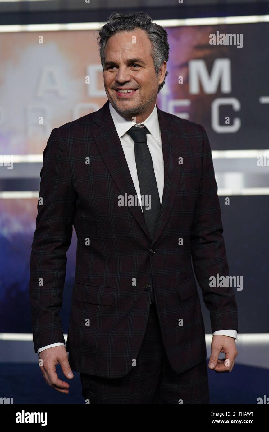 The adam project mark ruffalo hi-res stock photography and images - Alamy