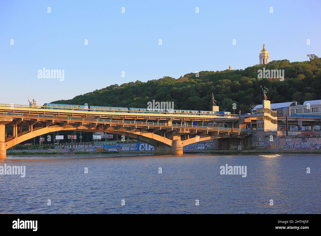 Ukraine, Stadt Kiew, Bruecke ueber den Fluss Dnepr Stock Photo