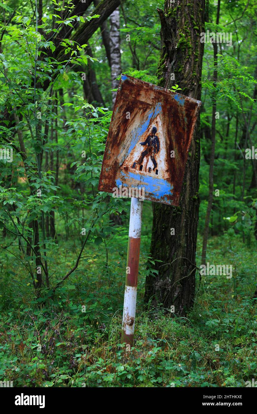 Ukraine, Sperrzone, Pripjat, in der unbewohnbaren 30-Kilometer-Zone um das Kraftwerk von Tschernobyl und der Arbeitersiedlung Pripjat, Achtung Fussgae Stock Photo