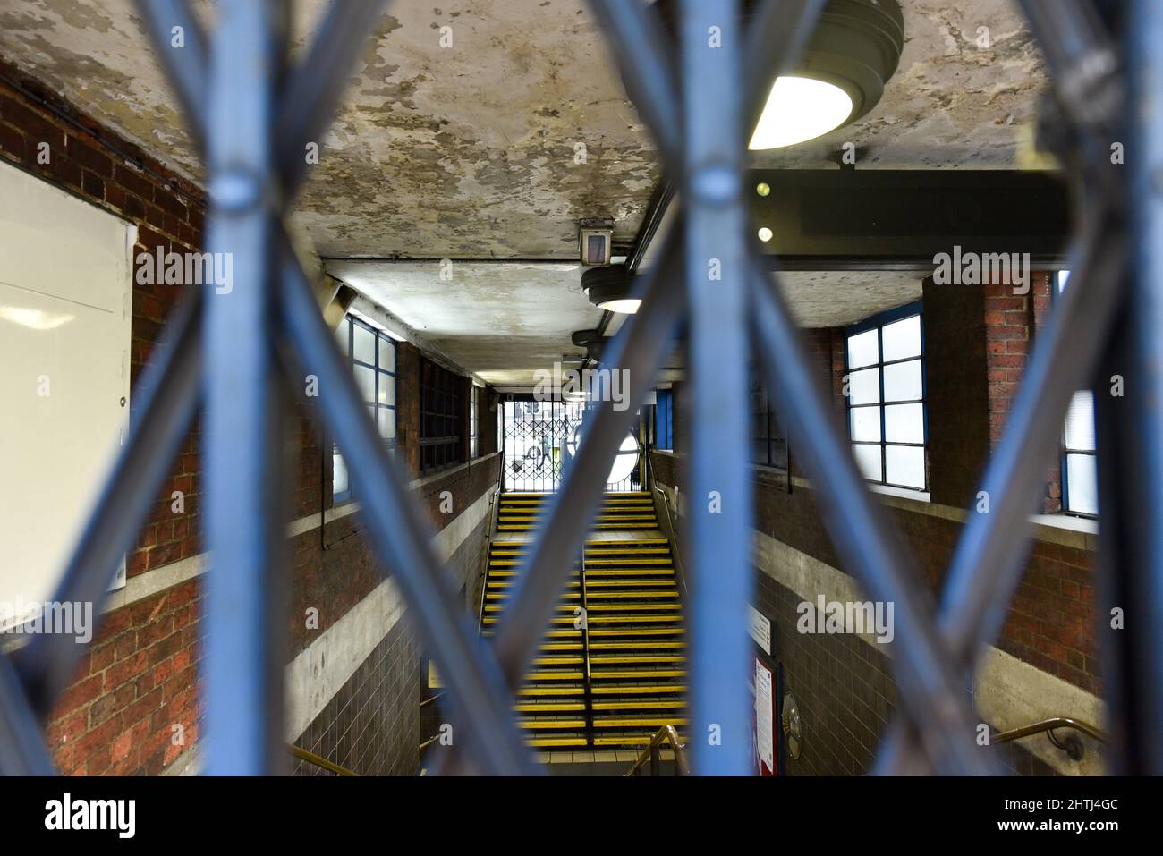 Turnpike Lane, London, UK. 1st Mar 2022. Tube strike in London shuts down the whole system. Turnpike Lane station on the Piccadilly Line. Credit: Matthew Chattle/Alamy Live News Stock Photo
