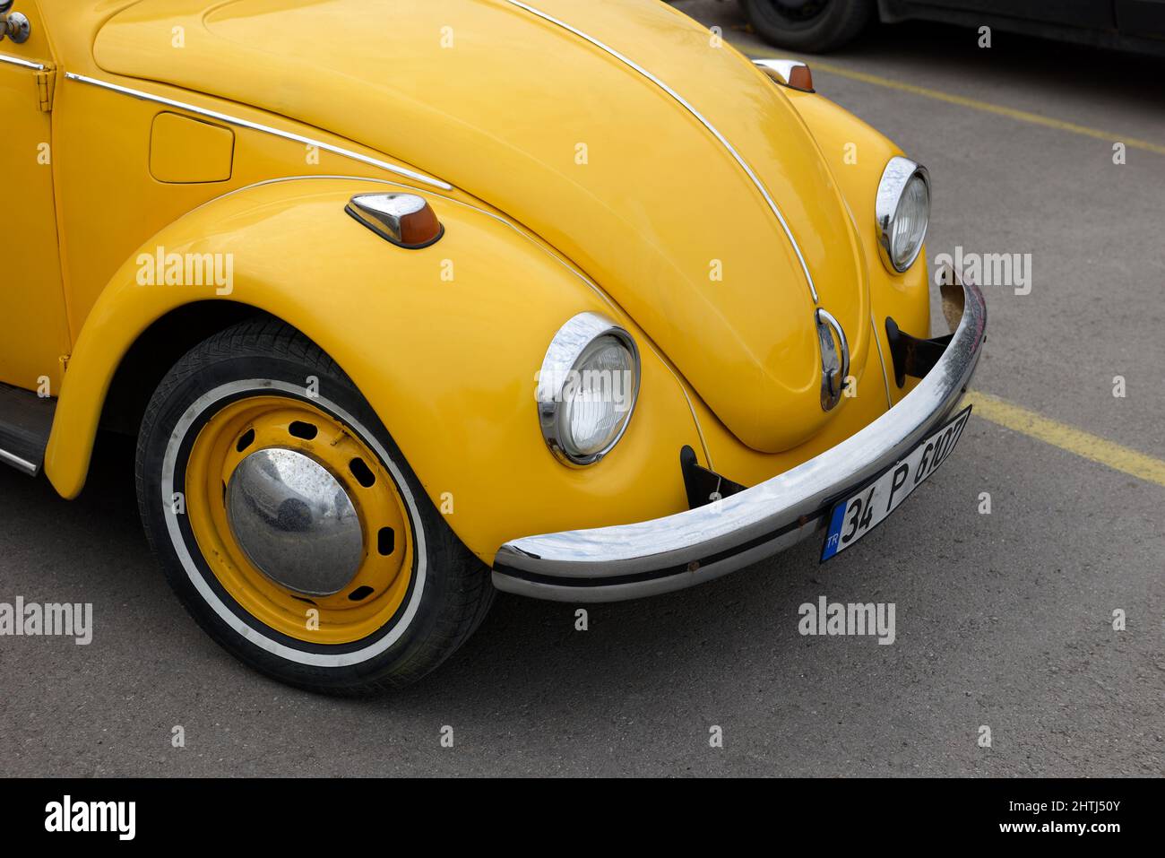 ISTANBUL, TURKEY - FEBRUARY 27, 2022: Vintage car Volkswagen Beetle  (Volkswagen Bug) on the street Stock Photo - Alamy