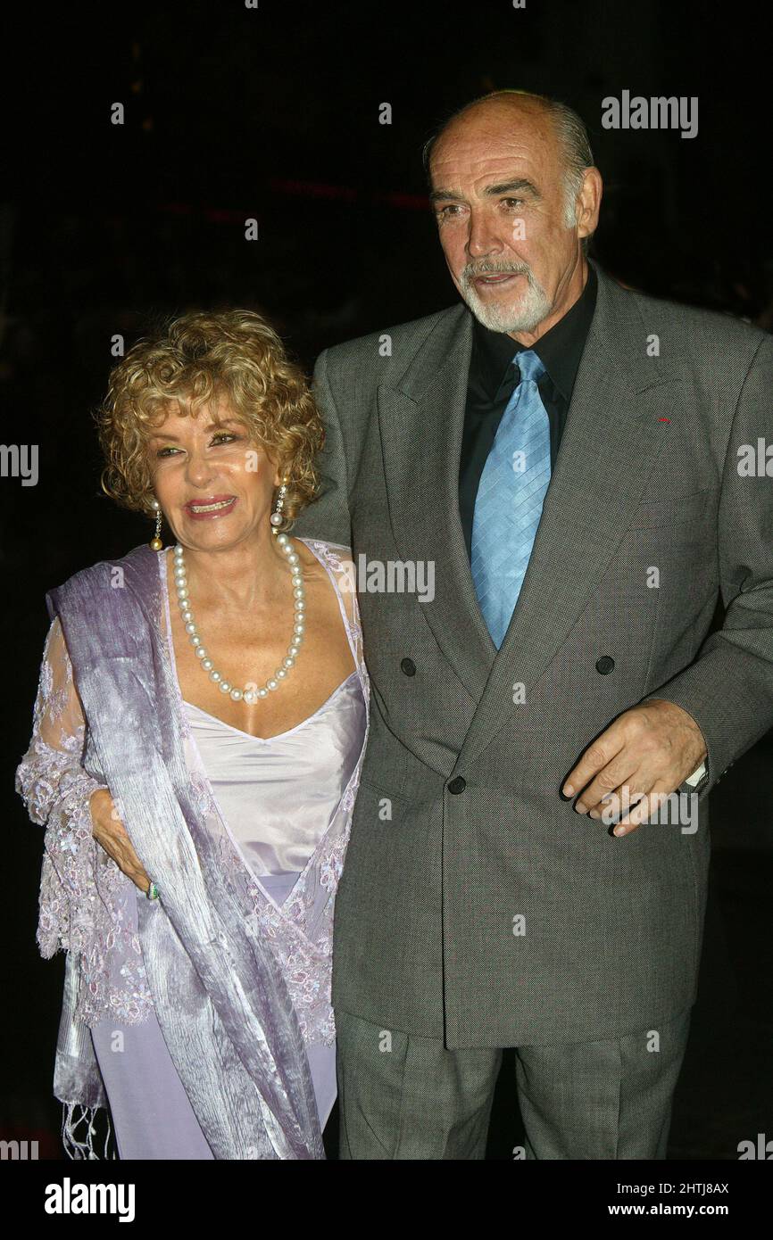 Sean Connery with his wife Micheline Roquebrune at the London premiere of his new film LEAGUE OF GENTLEMEN 29th Sept 2003 Stock Photo