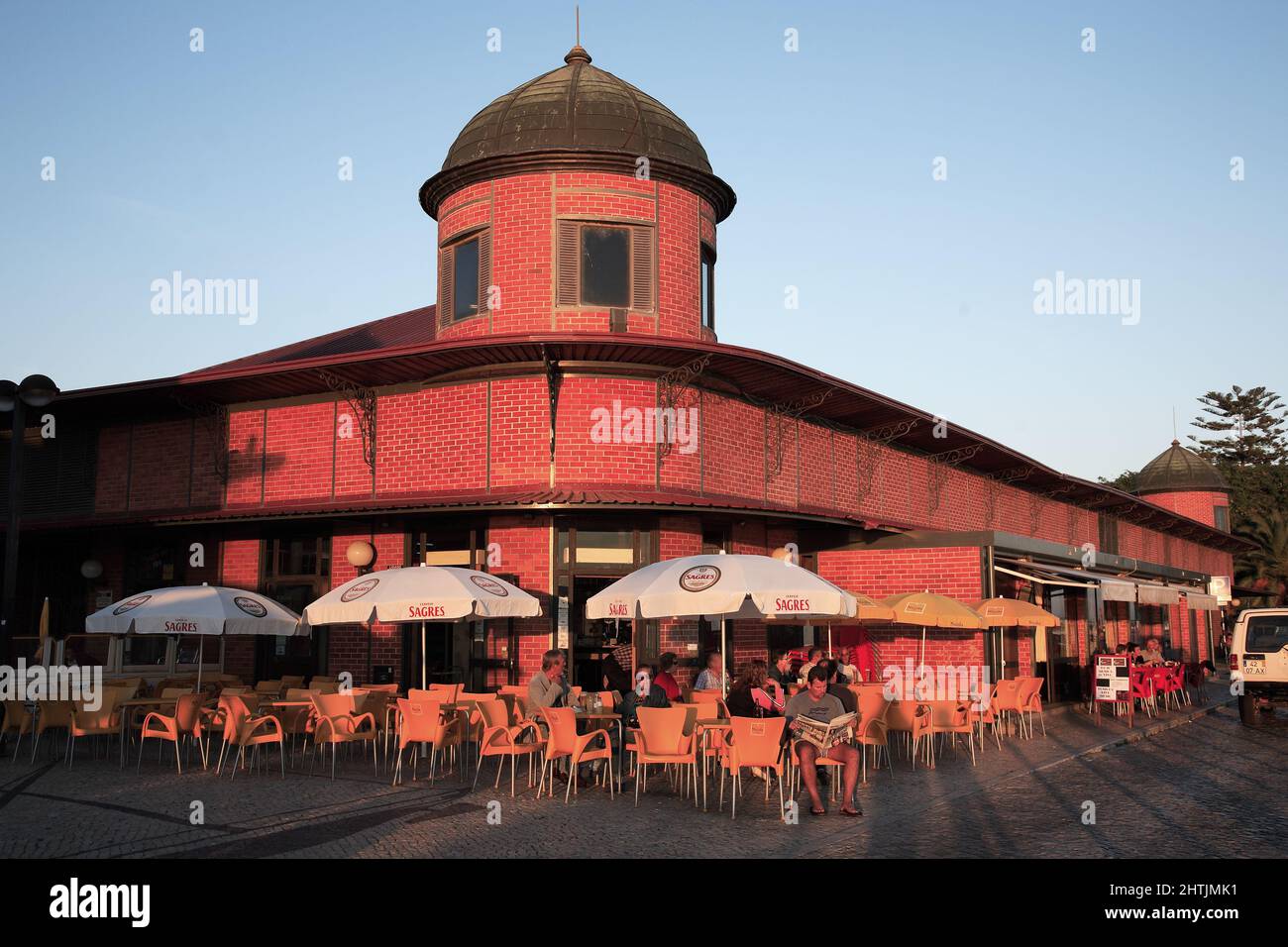 Abendstimmung an der Markthalle von Olhao, Algarve, Portugal Stock Photo