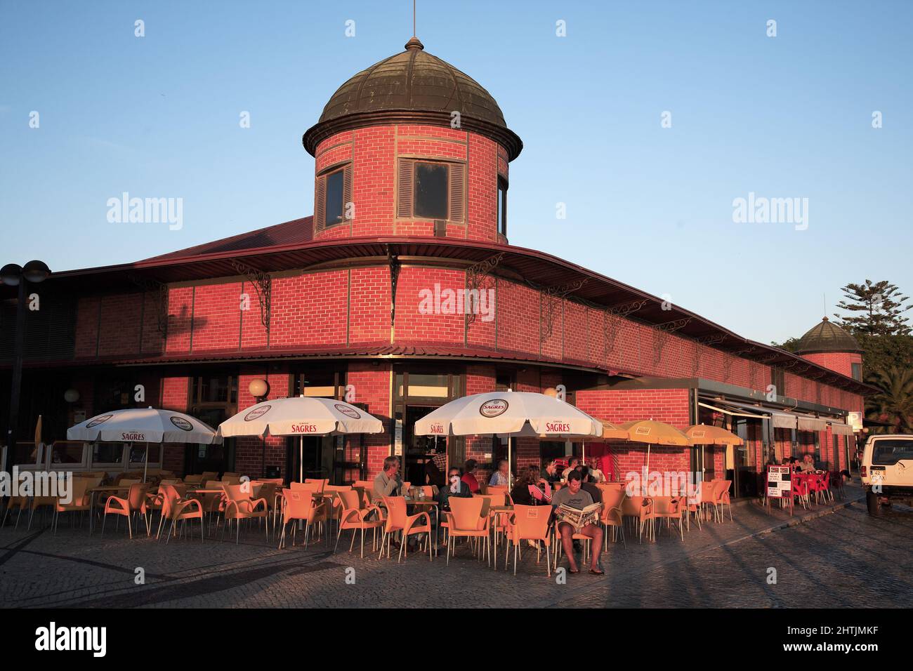 Abendstimmung an der Markthalle von Olhao, Algarve, Portugal Stock Photo