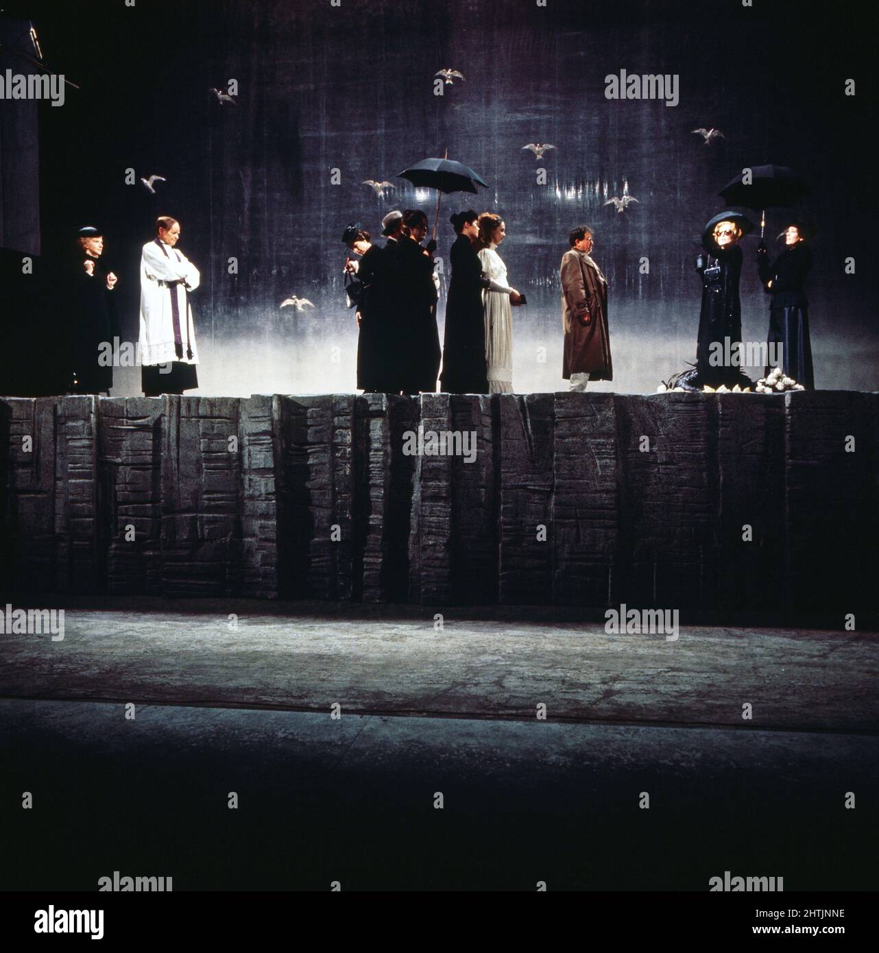 Die See, Fernsehfassung vom Theaterstück nach dem Roman von Edward Bond, Deutschland 1974, Regie: Luc Bondy, Szenenfoto: Totale auf die Bühne. Stock Photo