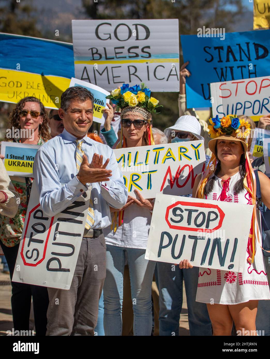 Santa Barbara, United States. 28th Feb, 2022. (L) Santa Barbara County Board of Supervisors, 1st District: Das Williams, Vice Chair. Santa Barbara Rally for Ukraine at the Santa Barbara County Courthouse in Santa Barbara, CA on February 28, 2022. The rally was held to invite all Ukrainians, Russians, and Americans from the Santa Barbara area to come express their support to help Ukraine stop Putin's war. (Photo by Rod Rolle/Sipa USA) Credit: Sipa USA/Alamy Live News Stock Photo