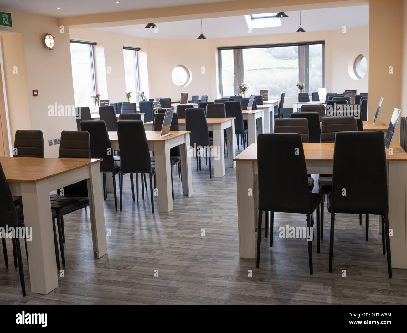 Compo's fish and chip restaurant and takeaway, Holmfirth, West ...