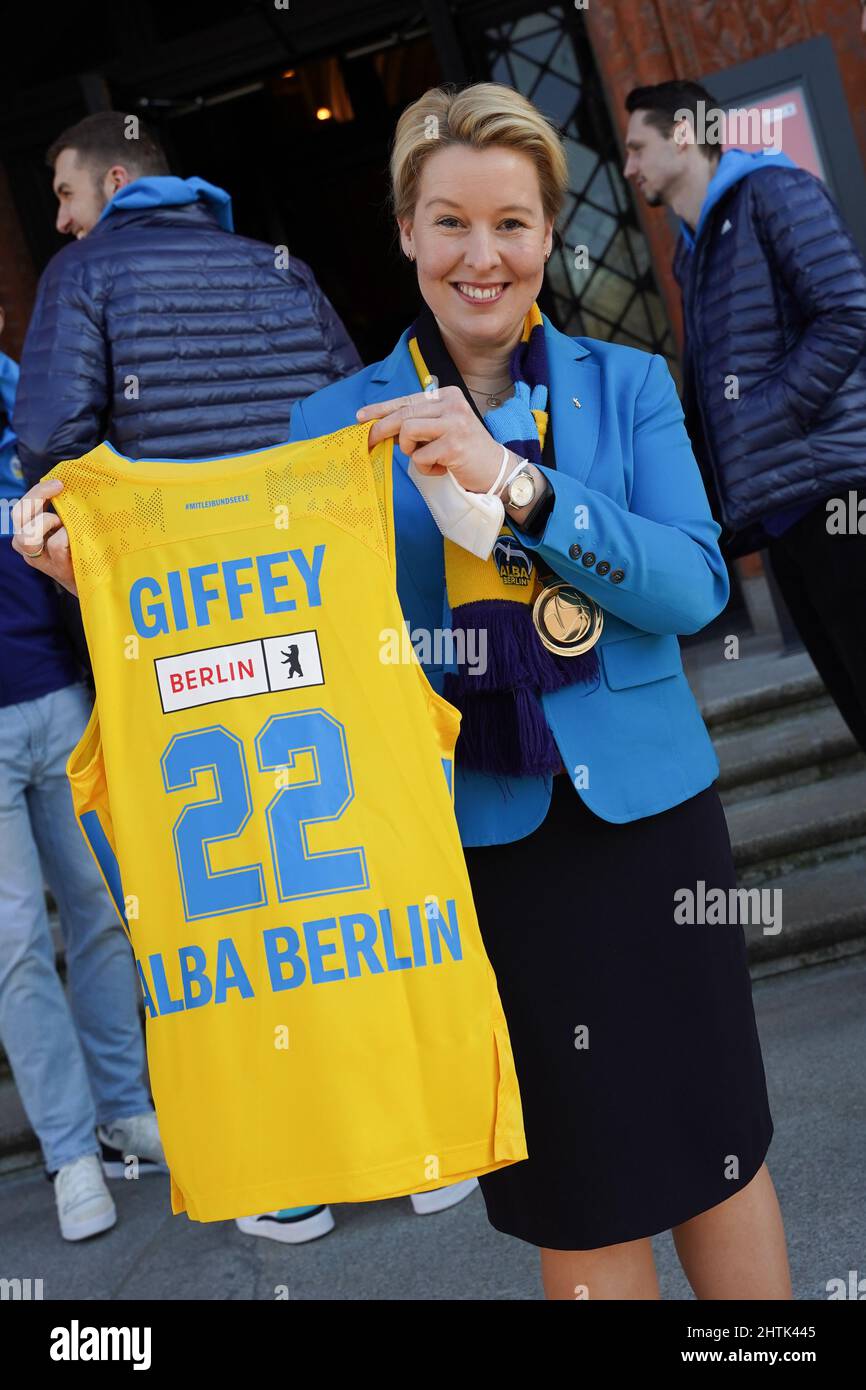 Alba berlin basketball team hi-res stock photography and images